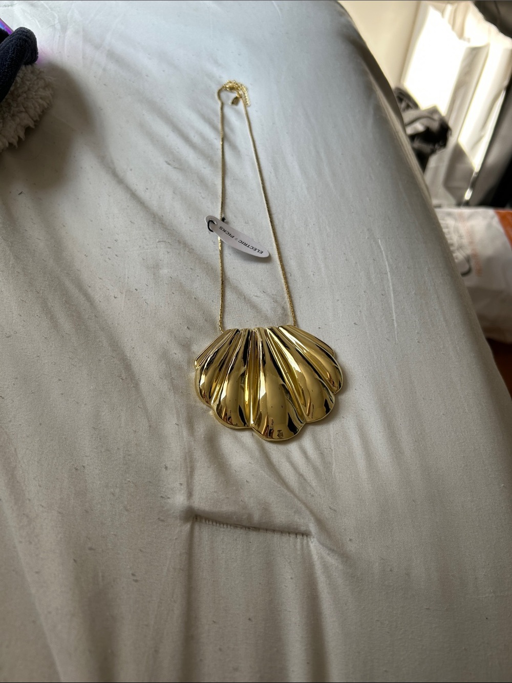 Gold Shell Pendant Necklace
